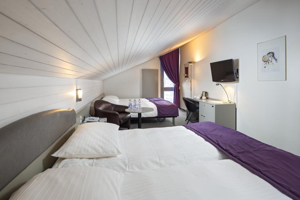 Hotel Fly Away Kloten Eksteriør bilde