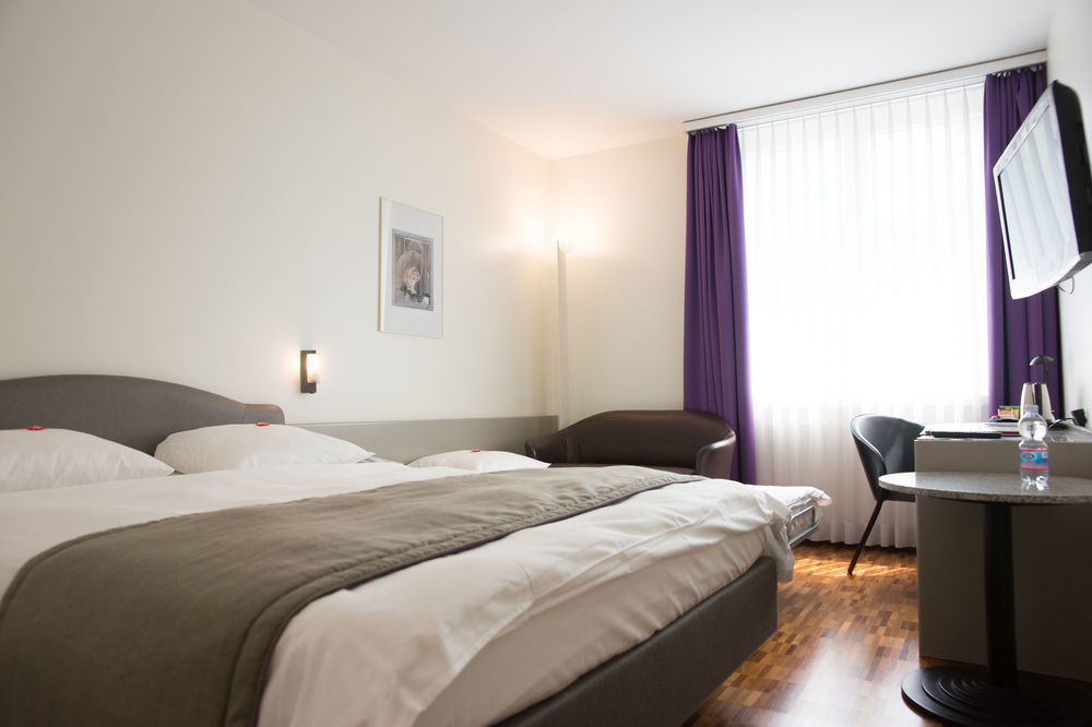 Hotel Fly Away Kloten Eksteriør bilde