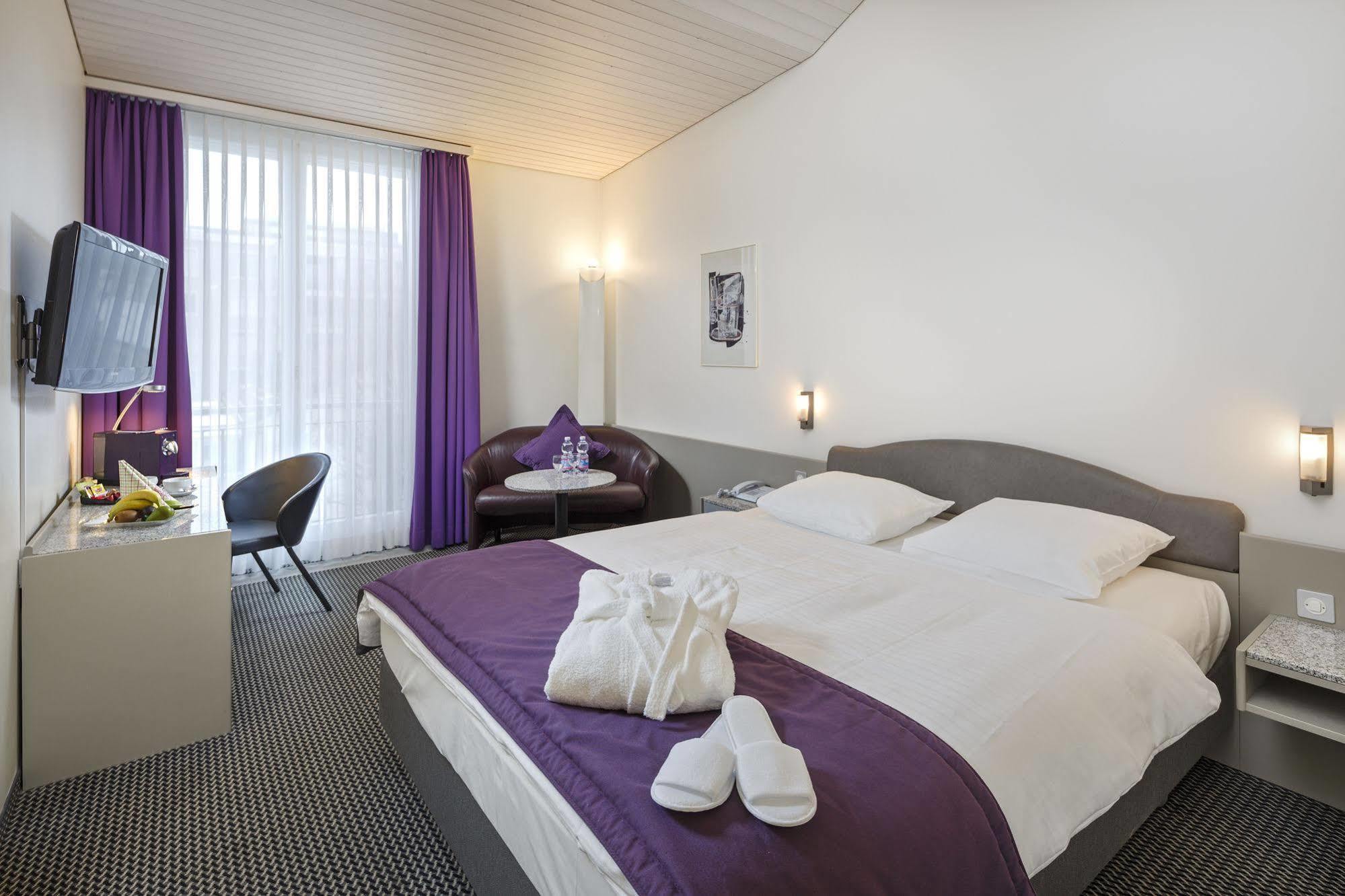 Hotel Fly Away Kloten Eksteriør bilde