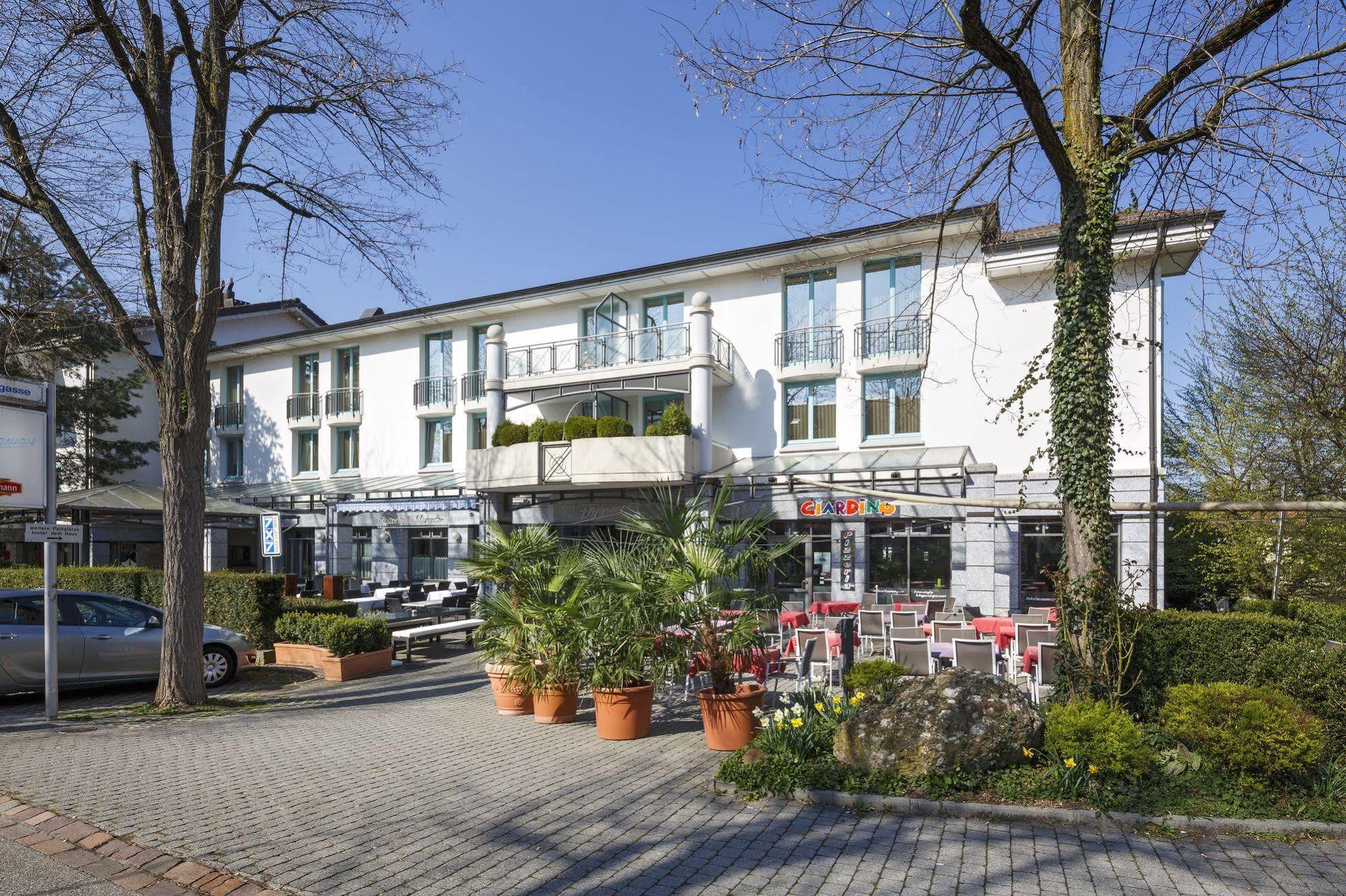 Hotel Fly Away Kloten Eksteriør bilde